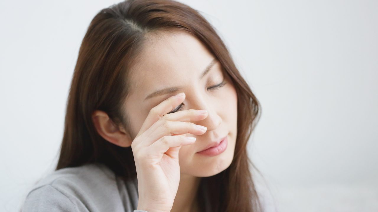 目の下の影の原因は？効果的なセルフケアと根本的な美容医療