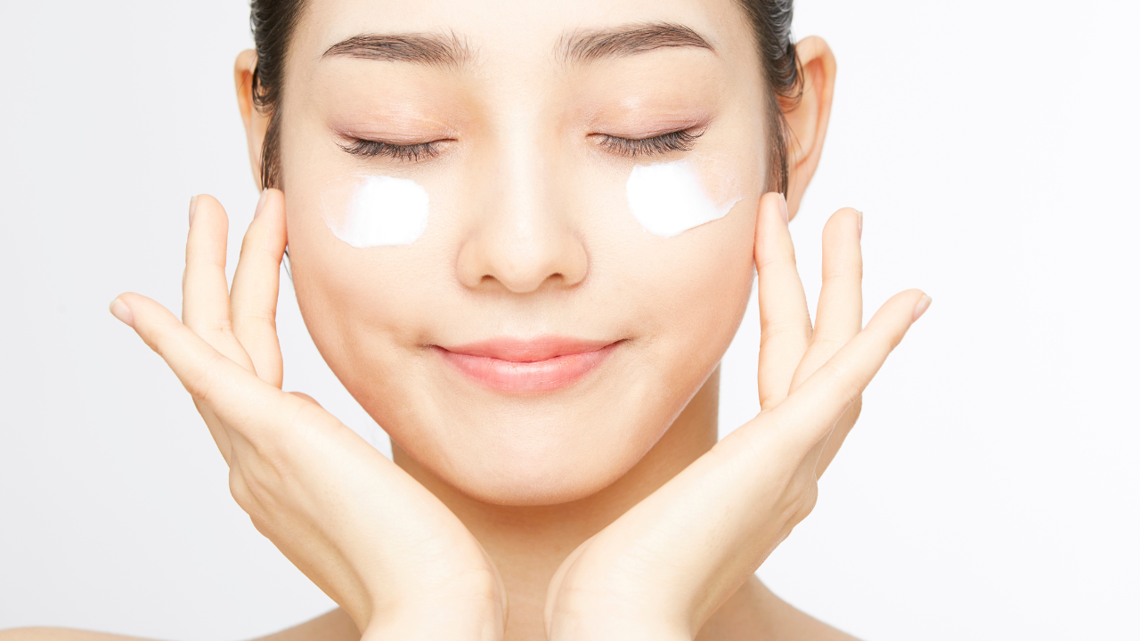 20代でも目立つ「黒クマ」の原因と改善方法