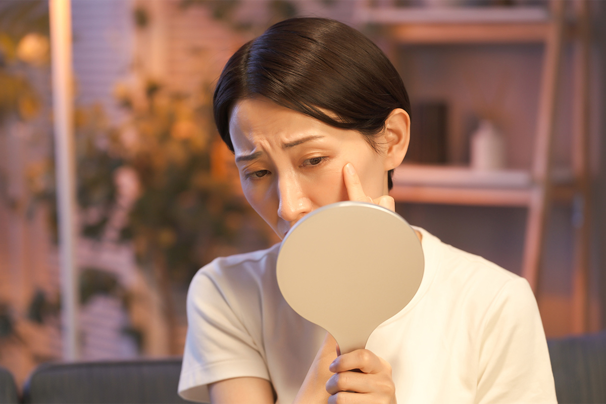 目の下のクマの原因とは？女性に多い4種類（茶クマ・青クマ・黒クマ）と見分け方・改善方法を医師監修で解説！